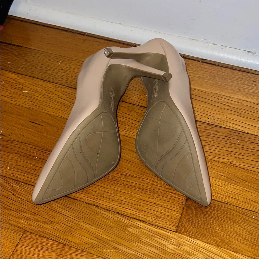 Christian Siriano Nude Heels - Picture 3 of 5